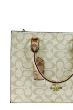 Coach Maggie - Tresolo-amr